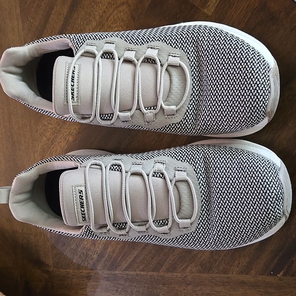 Skechers no string shoes